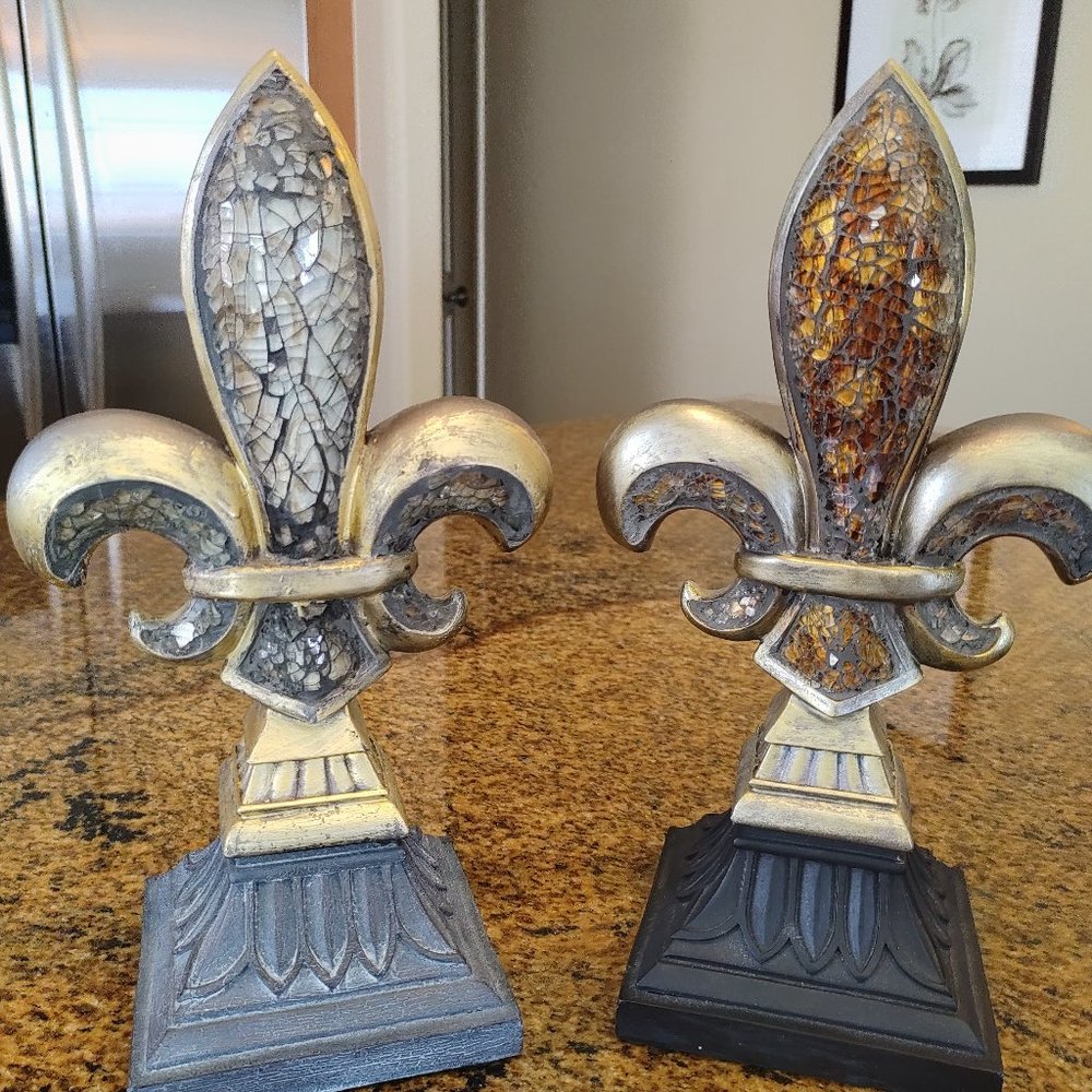 Fluer de Lis Decor